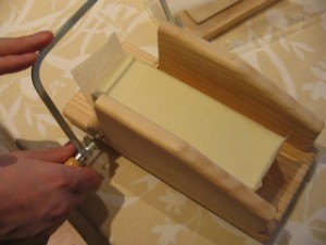 石鹸を切るのはチーズを切るのと似ています。