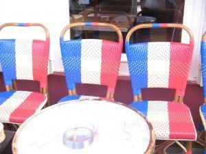 モンマルトルで見つけたカフェの椅子。いかにもフランスです。