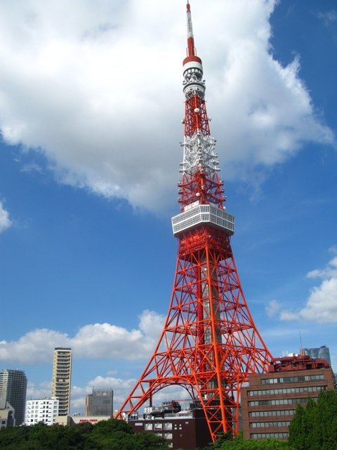 ホテルの部屋から見る東京タワー。