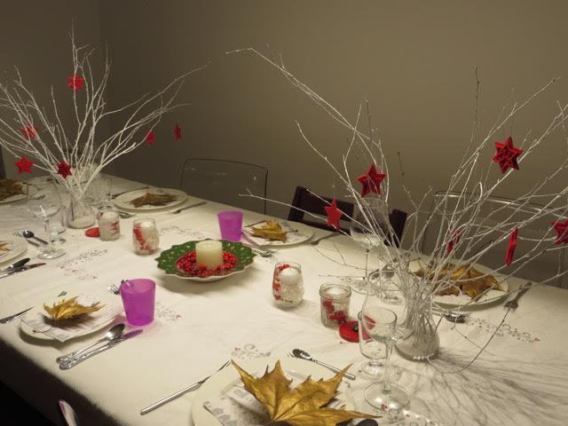 クリスマスイブのテーブル。イブは子供が好きそうな赤とゴールドをメインにしました。
